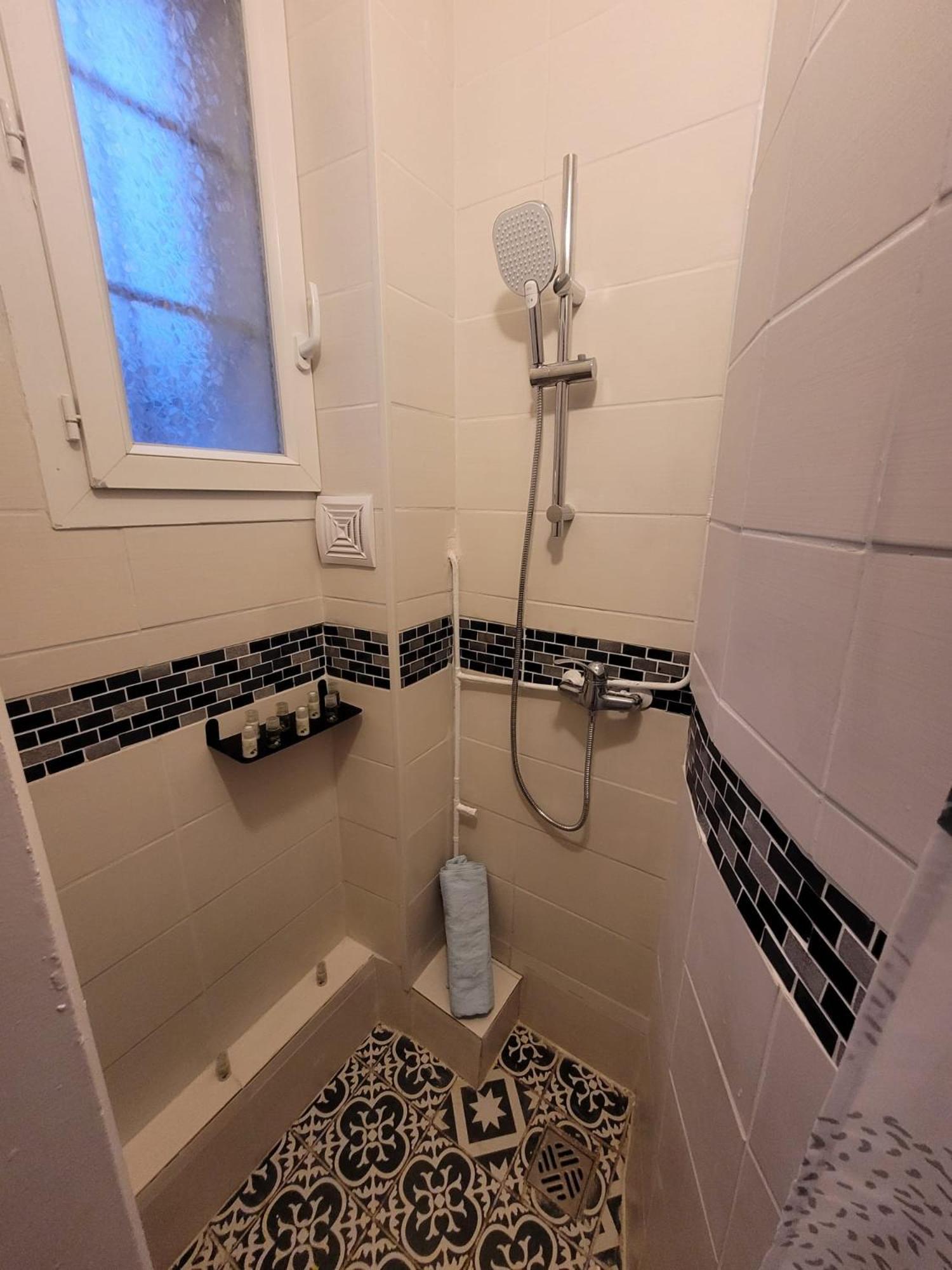 Charmant Appartement Pres De Montmartre 2 Париж Екстериор снимка