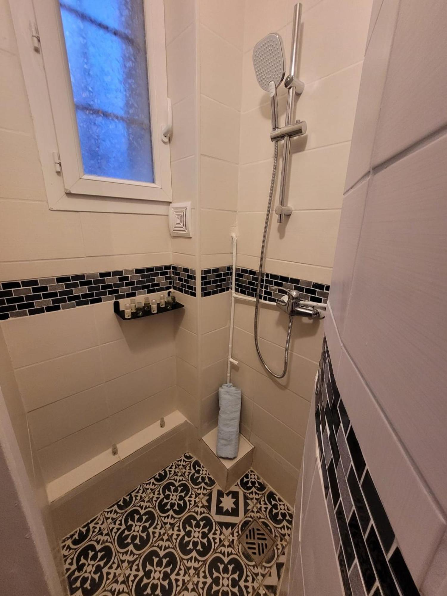 Charmant Appartement Pres De Montmartre 2 Париж Екстериор снимка